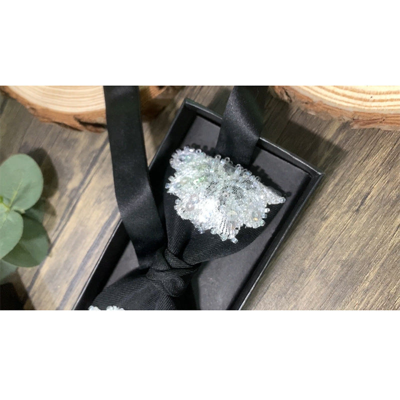 embroidery black, white and gray suits, suits, shirts, business weddings, weddings, wedding photography, clothing accessories, bow ties, and flower ties