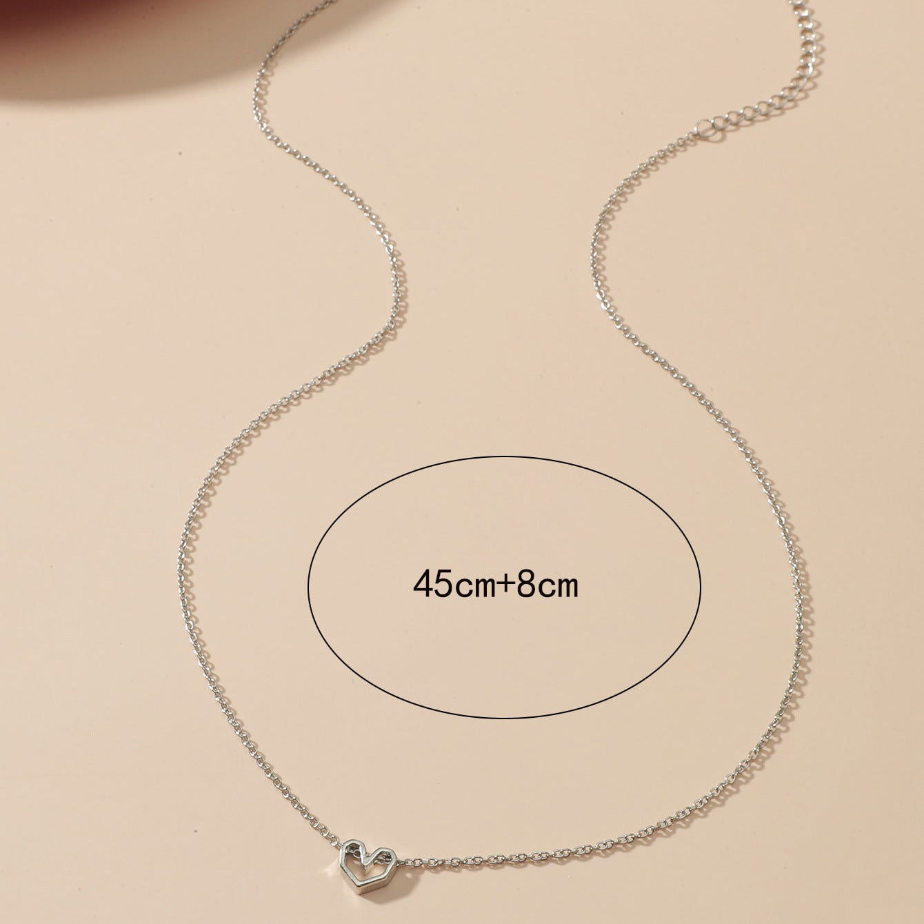 The new Han Fan jewelry love necklace is simple and sweet, niche luxury, flowing heart pendant, clavicle chain necklace