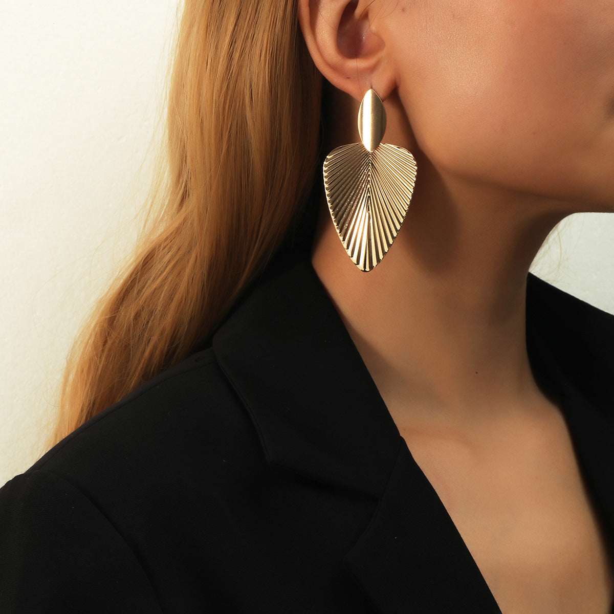 New European and American cross-border new products personality exaggerated geometric metal earrings ins wind leaf earrings