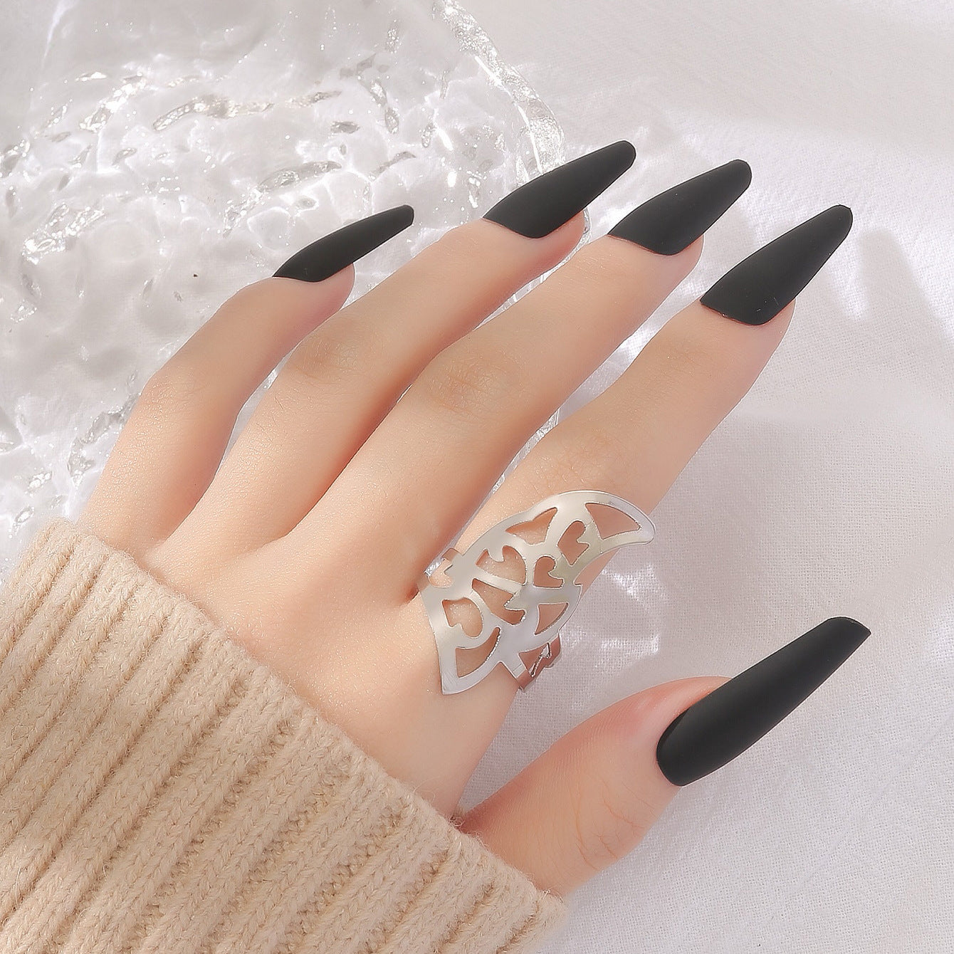 New European and American jewelry, accessories, light luxury, index finger open rings, fashion geometric rings, metal openwork jewelry