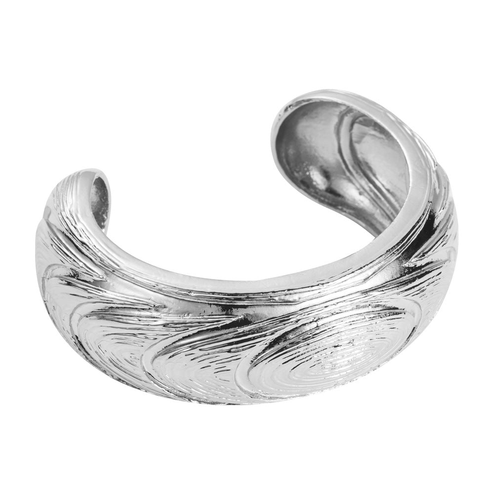 European and American fashion three-dimensional embossed water wave texture open bracelet simple and versatile, fashionable temperament, light luxury hand accessories wholesale