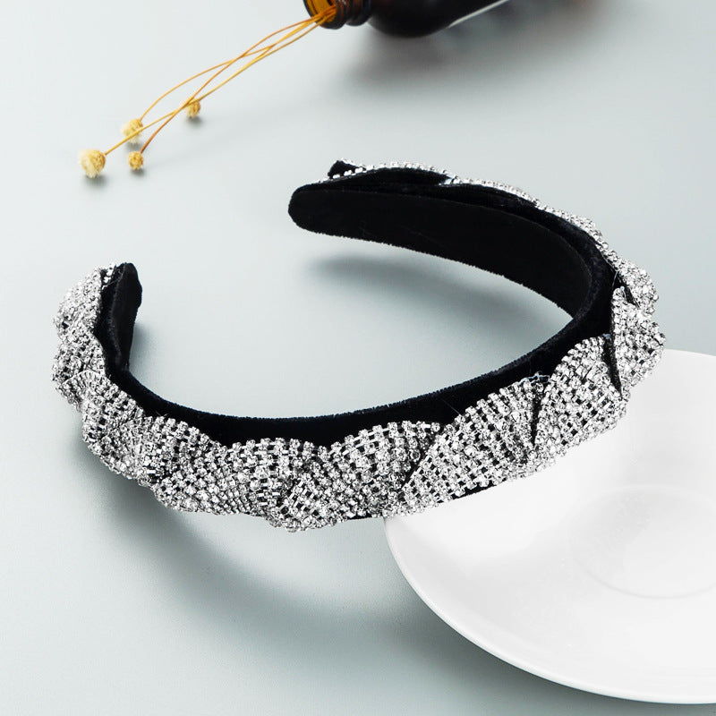 The same trend as the Ming headband ZA, the gorgeous rhinestone headband, the fashionable new large version of the face wash hair hole, flannel hair accessories