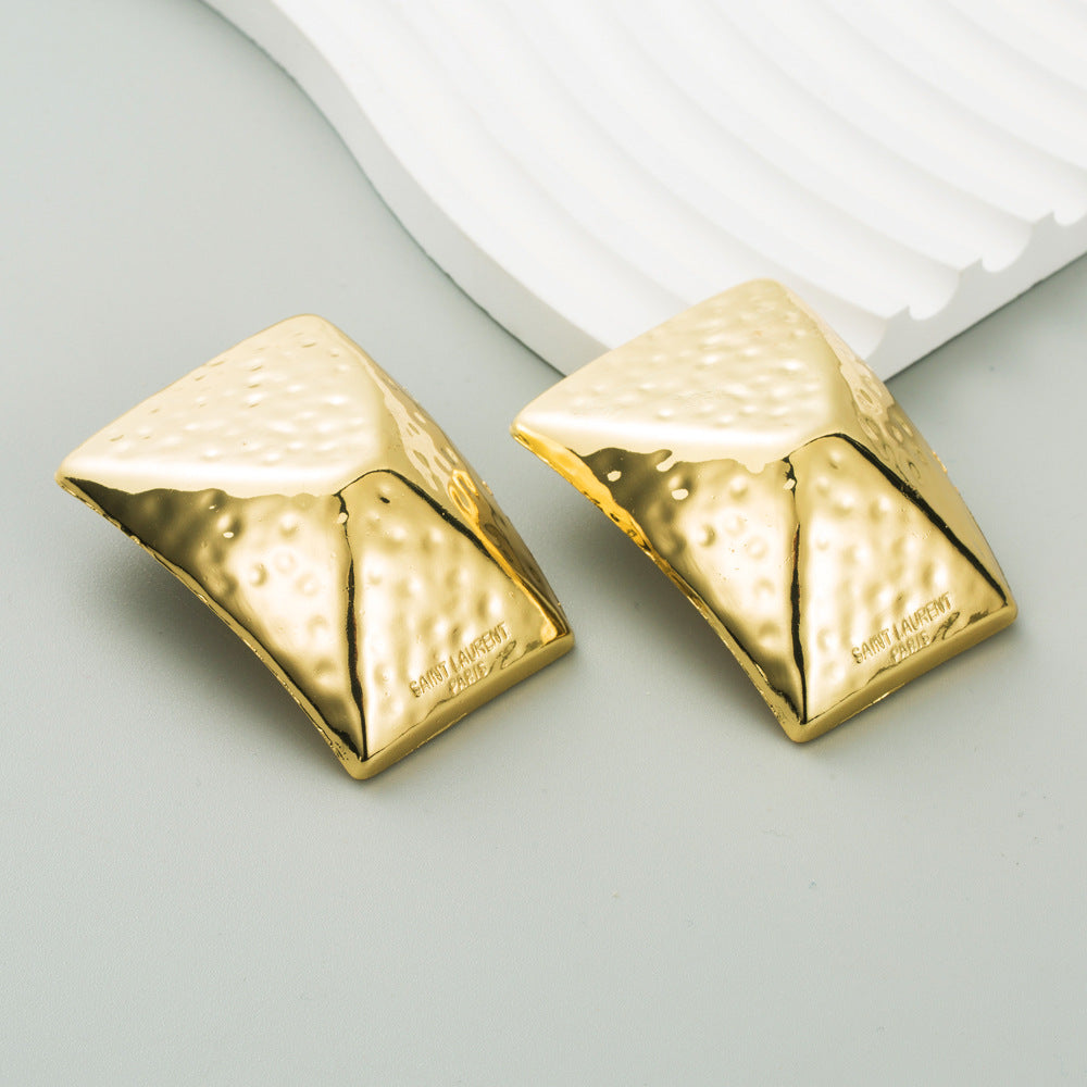 European and American new exaggerated fashionable personality hammer geometric square silver needle earrings luxury high-end alloy earrings women