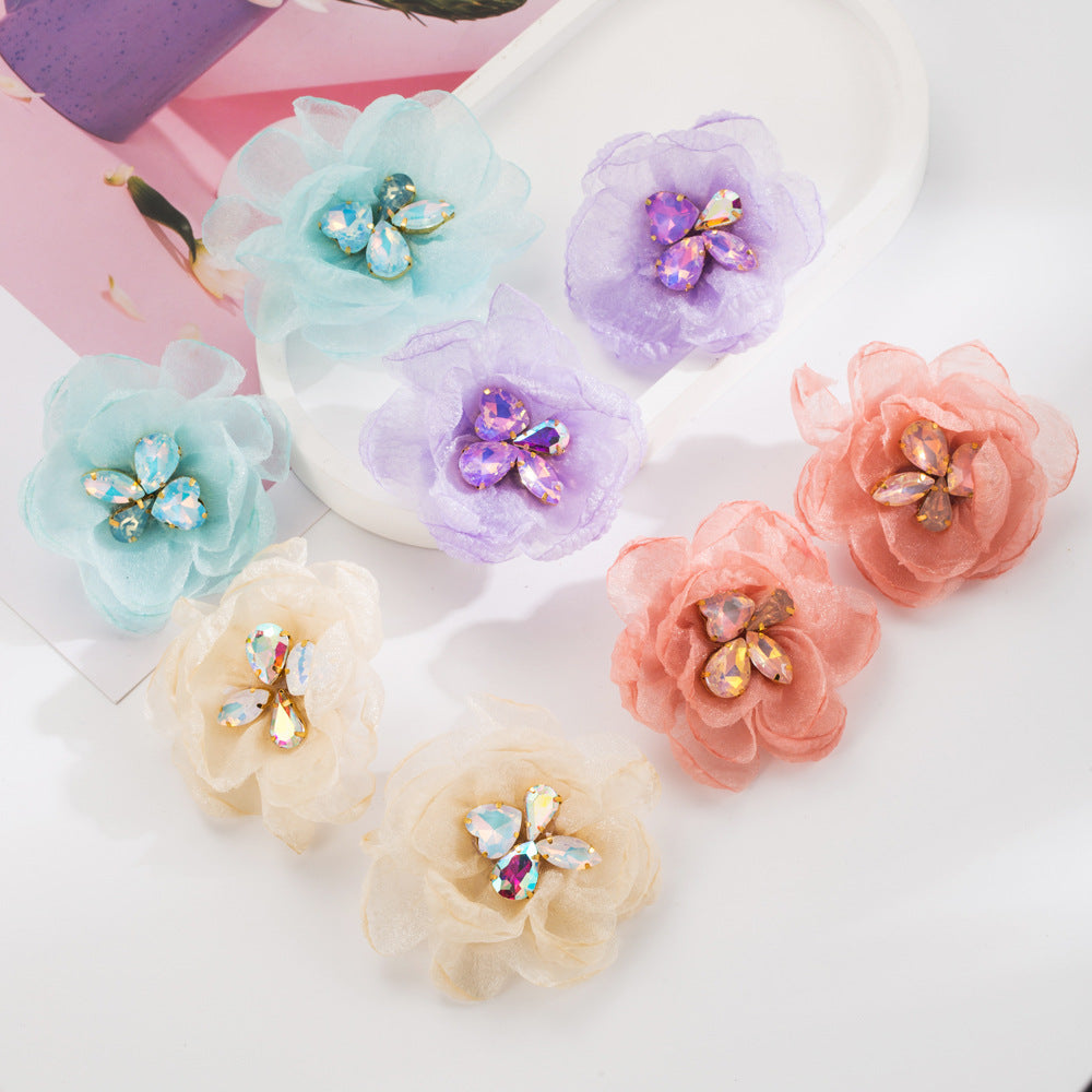 Korean version of resort style mesh flower inlaid diamond earrings sweet girly stud earrings Sen niche sweet fairy earrings