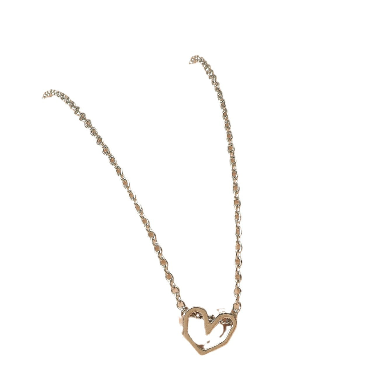 The new Han Fan jewelry love necklace is simple and sweet, niche luxury, flowing heart pendant, clavicle chain necklace