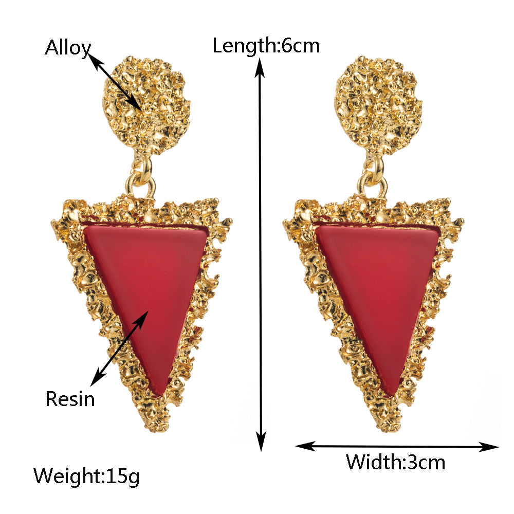 European and American retro vintage embossed resin earrings, simple triangle pendant, niche high-end fashion catwalk earrings