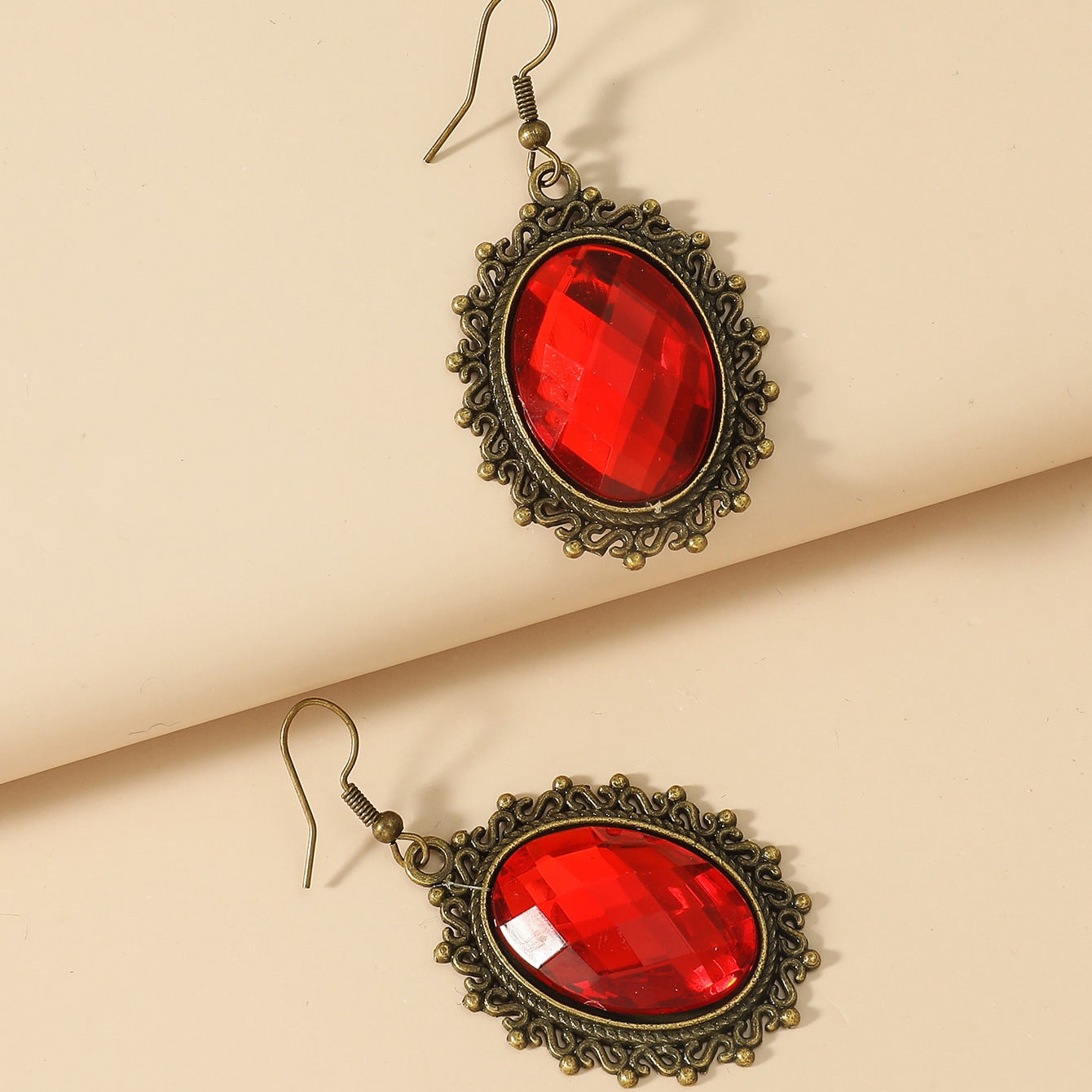 New European and American jewelry, retro simple earrings, high-end temperament, personality, black gemstone pendant, crystal and versatile earrings
