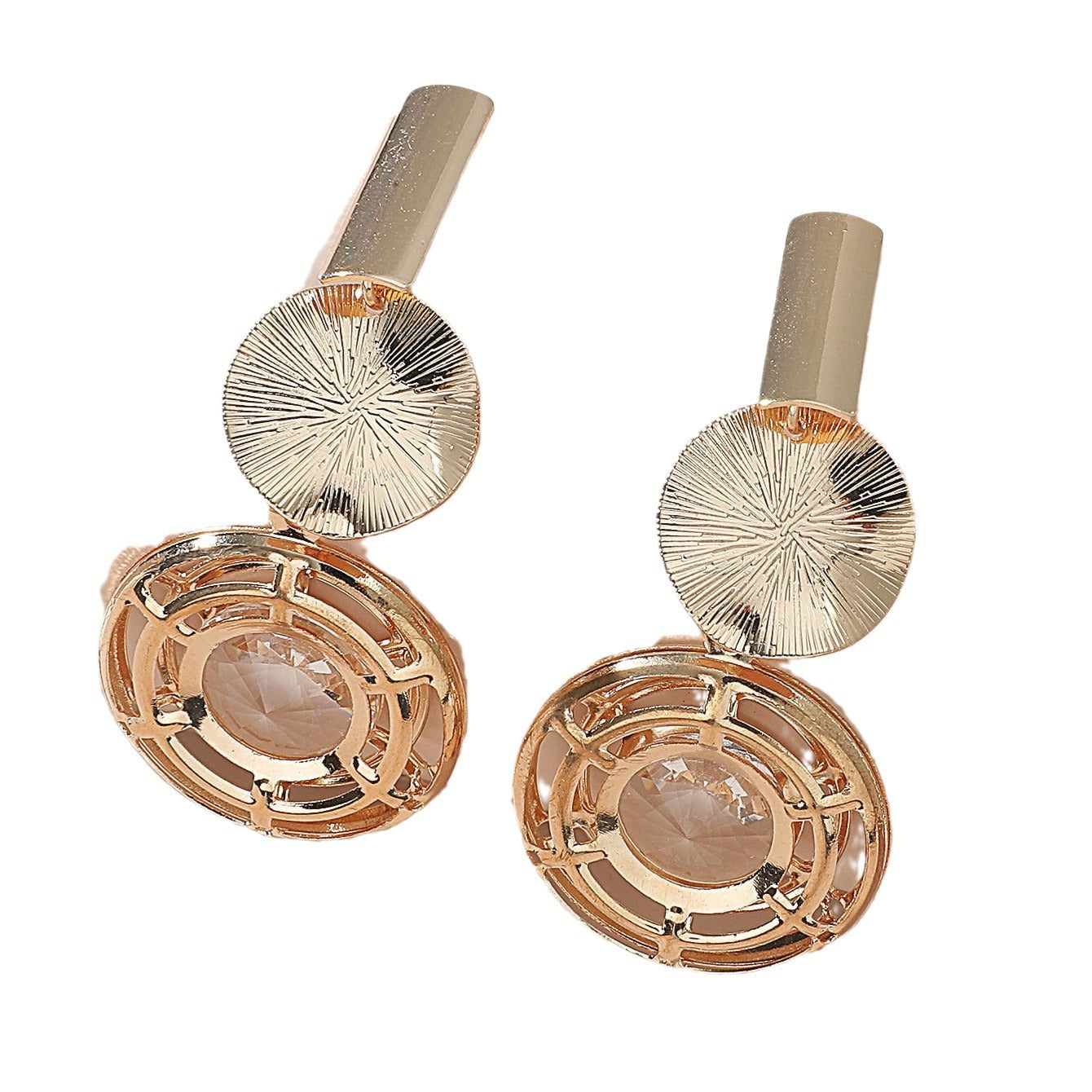 The new European and American jewelry high-end alloy round hollow zircon earrings have a versatile temperament and niche design earrings