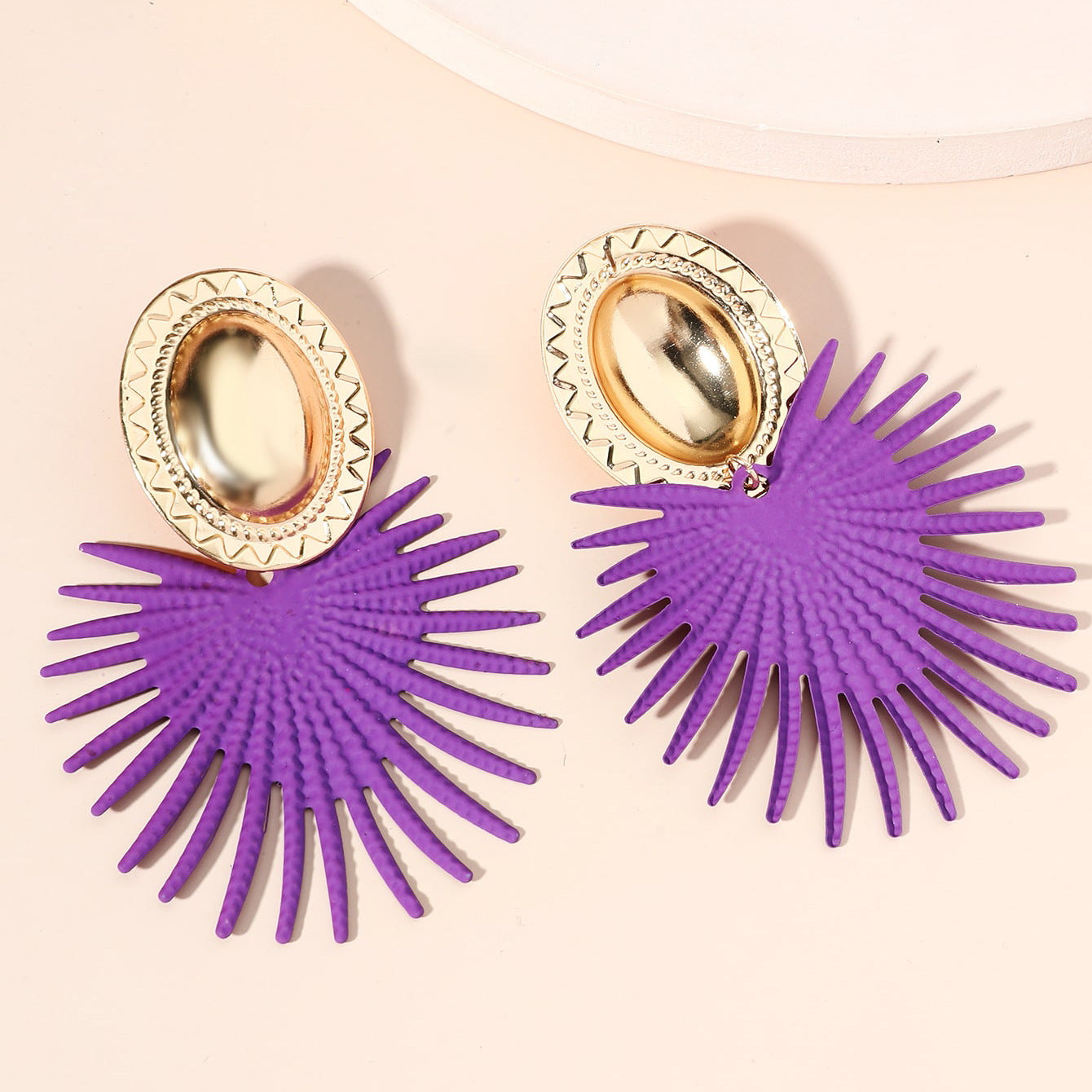 The new European and American cross-border jewelry, exaggerated cold wind, star flower earrings, niche fan-shaped resort style earrings