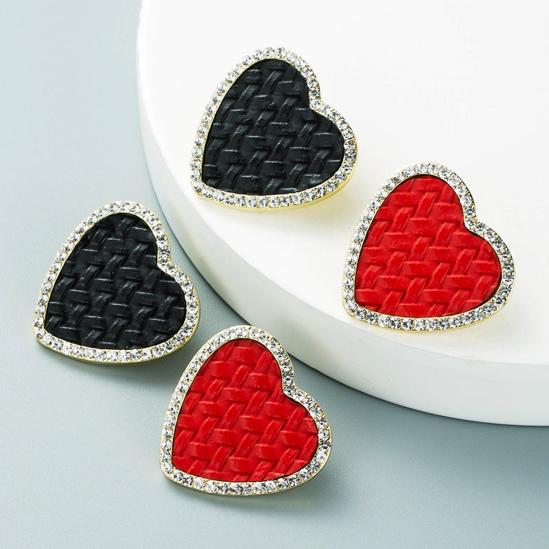 European and American fashion trends, new creative simplicity, love heart shape alloy diamond earrings, women's versatile temperament, Korean version earrings