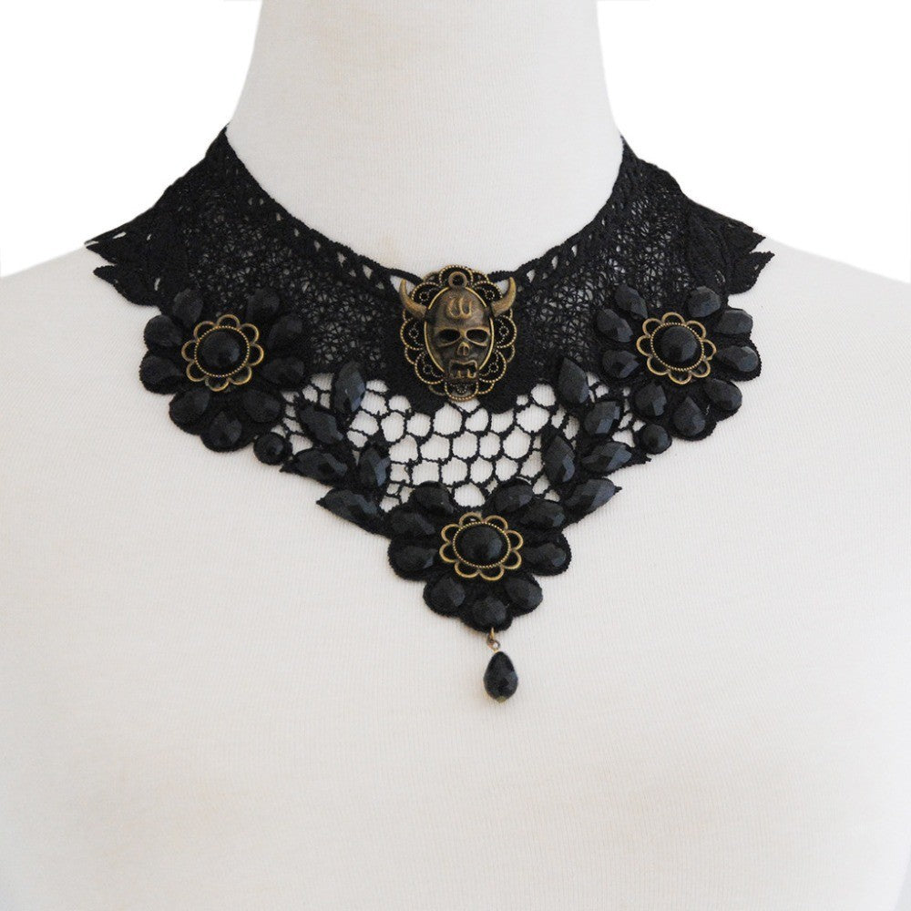 2024 European and American New Clavicle False Collar Fashion Exaggerated Women's Lace Devil Head Necklace Halloween Necklace