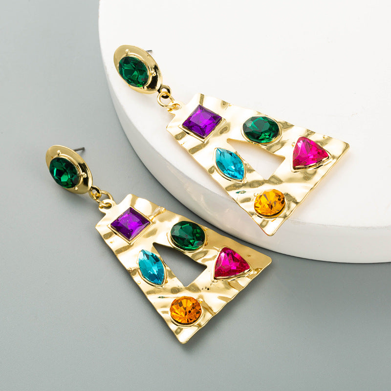 European and American cross-border supply exaggerated geometric heart-shaped alloy inlaid with colored rhinestone earrings and retro gold earrings earrings