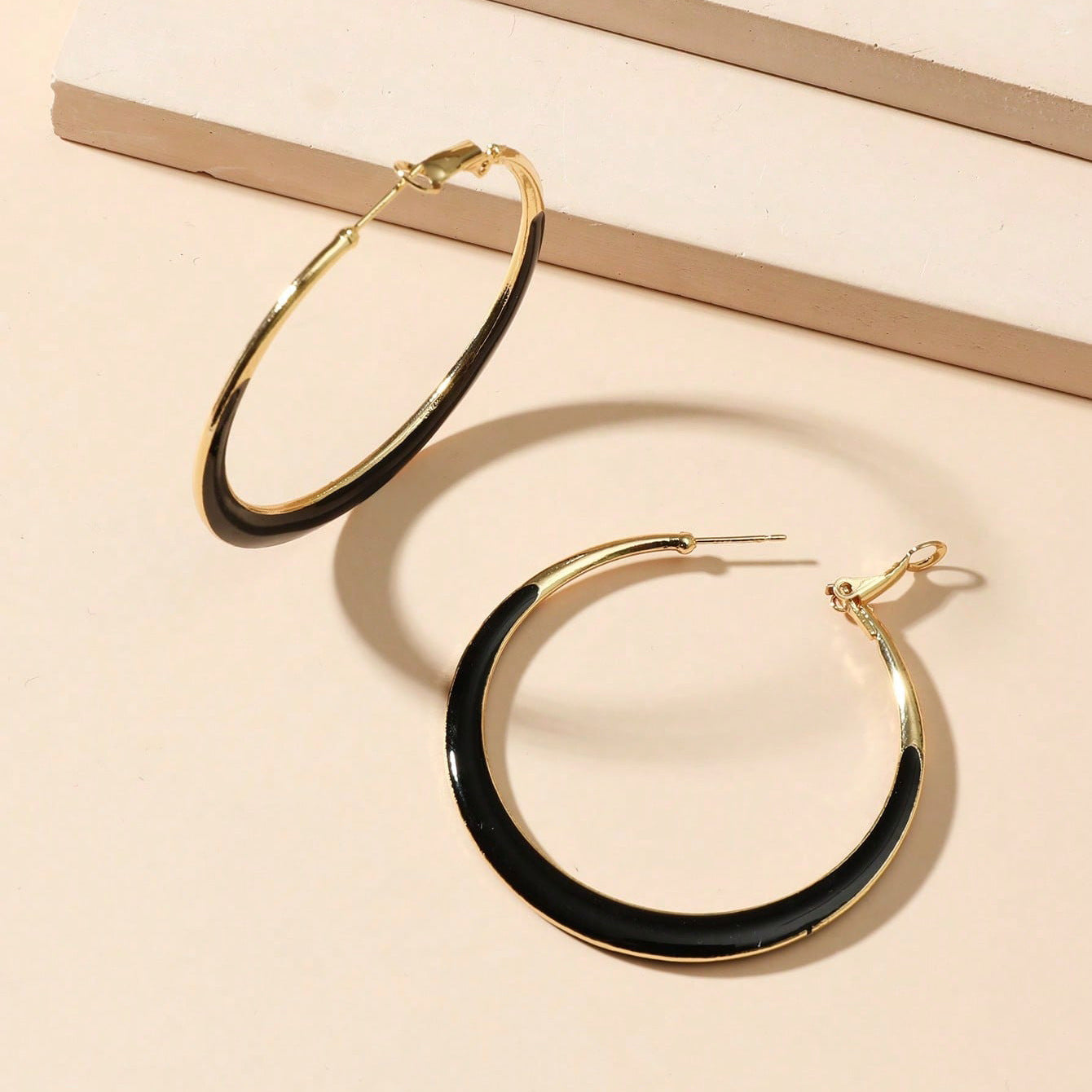 New Japanese and Korean jewelry, dripping glaze, large hoop earrings, earrings, women's high-end sense of French temperament, circle earrings