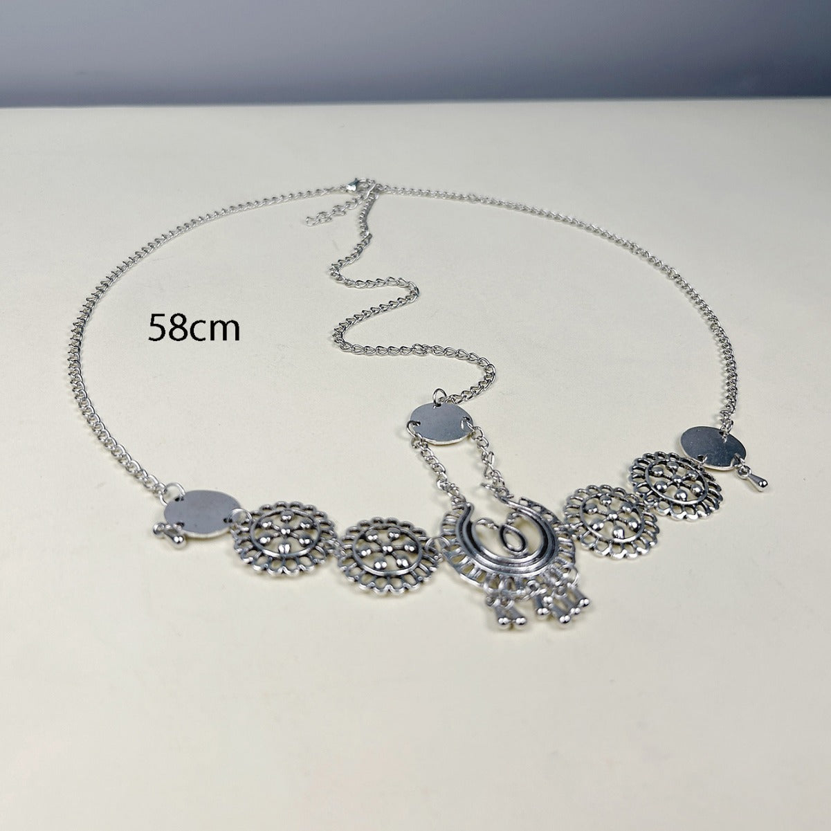 New European and American jewelry, retro ethnic style, personality headdress, metal carving, drop tassel, headband, hair chain, head chain
