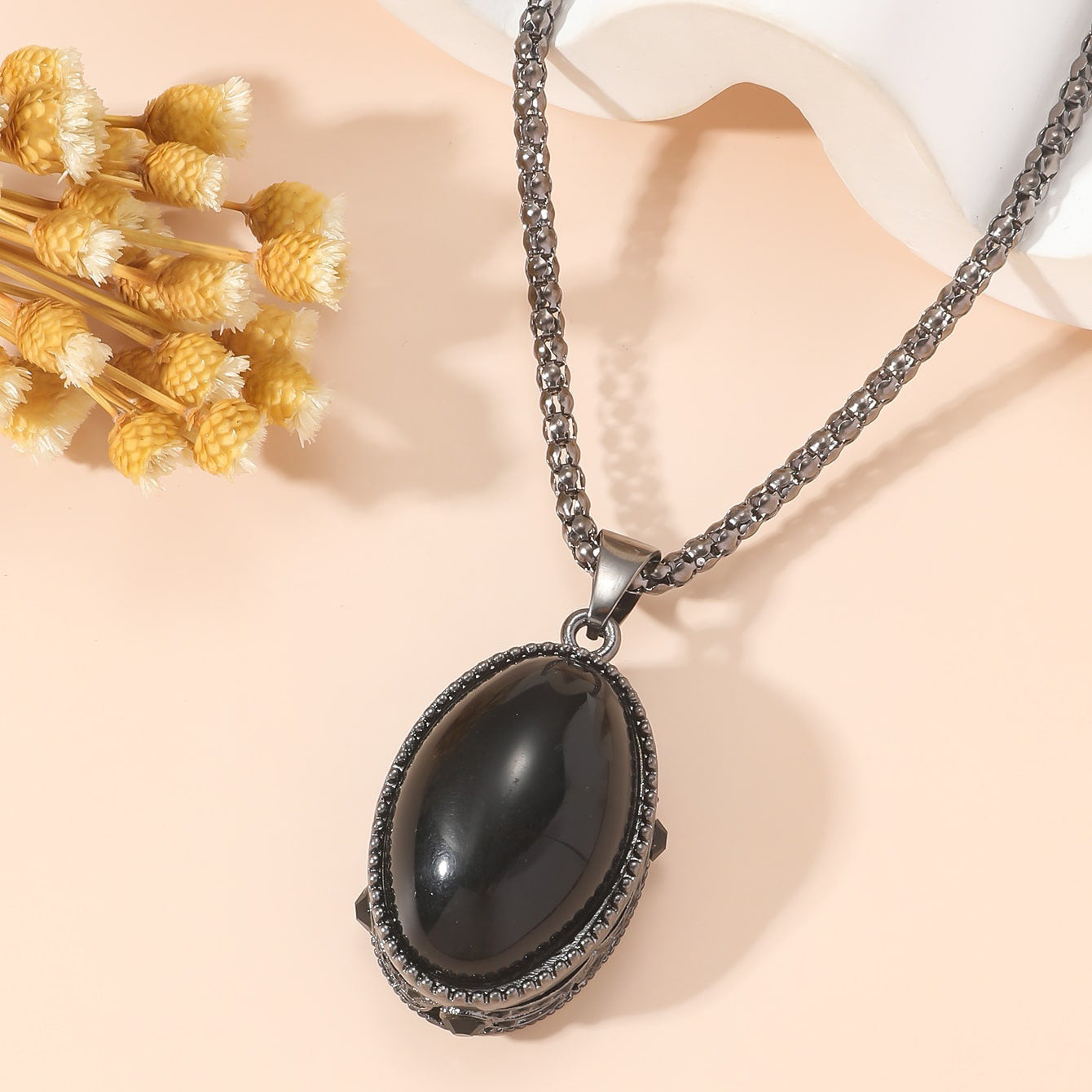 New French Jewelry: Simple and Fashionable, Vintage Black Agate Pendant, Autumn and Winter Necklace, Versatile Long Sweater Chain